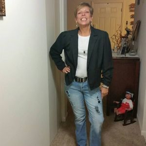 Meet your Posher, Lenore